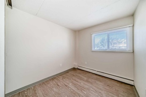 402-319 2 Avenue, Strathmore, AB - Indoor Photo Showing Other Room