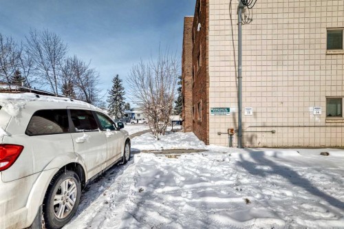 402-319 2 Avenue, Strathmore, AB - Outdoor