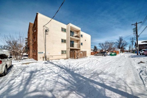 402-319 2 Avenue, Strathmore, AB - Outdoor With Balcony