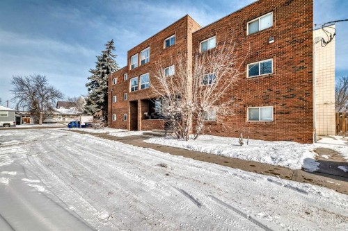 402-319 2 Avenue, Strathmore, AB - Outdoor