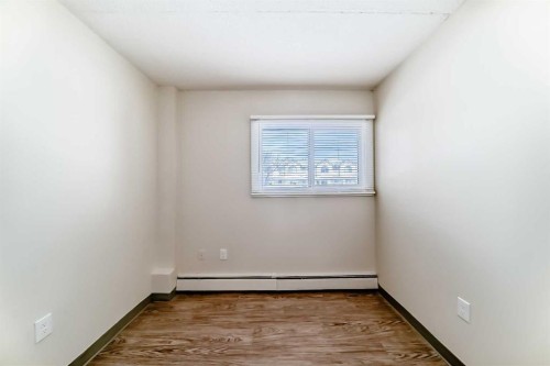 402-319 2 Avenue, Strathmore, AB - Indoor Photo Showing Other Room