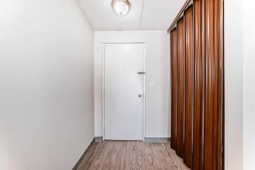 402-319 2 Avenue, Strathmore, AB - Indoor Photo Showing Other Room
