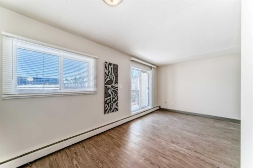402-319 2 Avenue, Strathmore, AB - Indoor Photo Showing Other Room