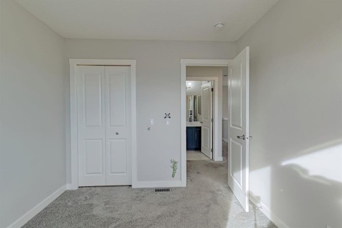 132 Wolf Willow Boulevard Se, Calgary, AB - Indoor