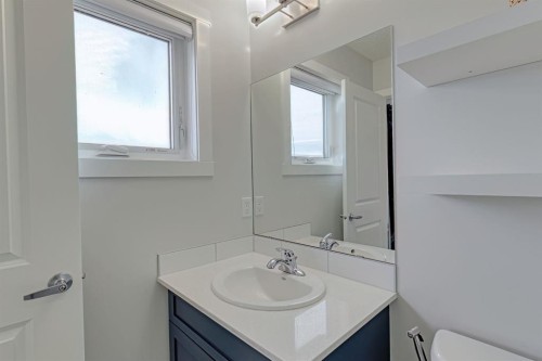 132 Wolf Willow Boulevard Se, Calgary, AB - Indoor Photo Showing Bathroom