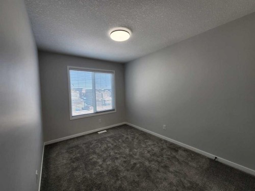 365 Edith Road Nw, Calgary, AB - Indoor Photo Showing Other Room