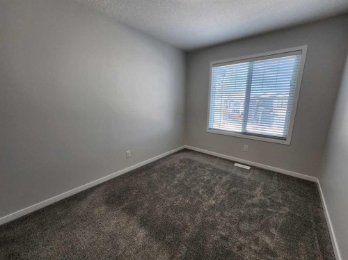365 Edith Road Nw, Calgary, AB - Indoor Photo Showing Other Room