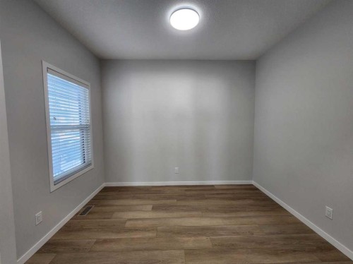 365 Edith Road Nw, Calgary, AB - Indoor Photo Showing Other Room