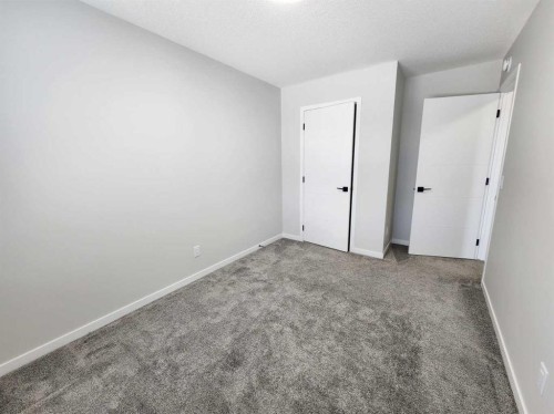 365 Edith Road Nw, Calgary, AB - Indoor Photo Showing Other Room