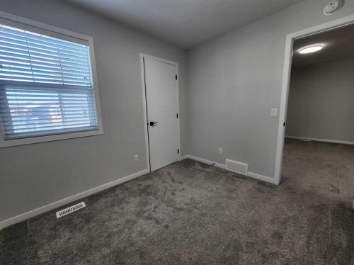 365 Edith Road Nw, Calgary, AB - Indoor Photo Showing Other Room