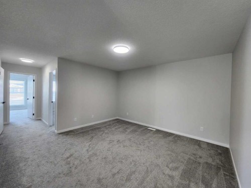 365 Edith Road Nw, Calgary, AB - Indoor Photo Showing Other Room
