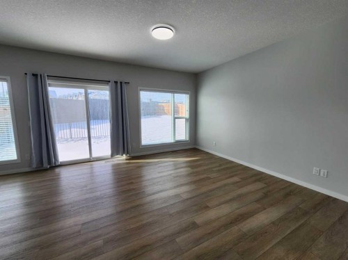 365 Edith Road Nw, Calgary, AB - Indoor Photo Showing Other Room