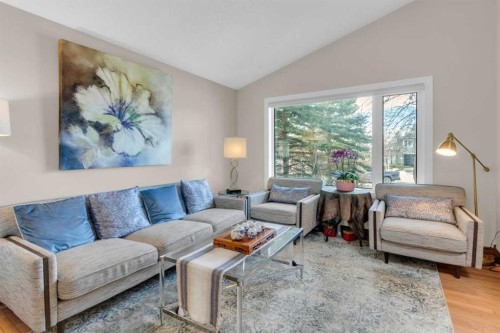 111 Edforth Place Nw, Calgary, AB - Indoor Photo Showing Living Room