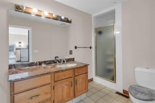 111 Edforth Place Nw, Calgary, AB - Indoor Photo Showing Bathroom