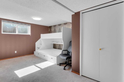 111 Edforth Place Nw, Calgary, AB - Indoor