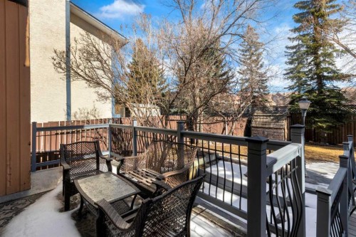 111 Edforth Place Nw, Calgary, AB - Outdoor With Exterior