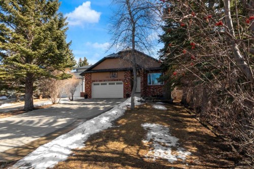111 Edforth Place Nw, Calgary, AB - Outdoor