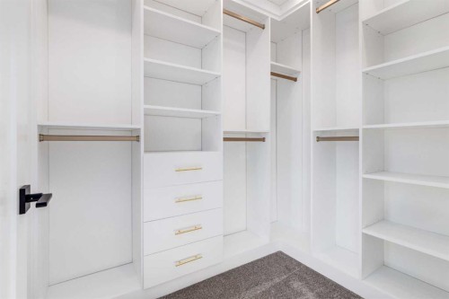 2520 21 Avenue Sw, Calgary, AB - Indoor With Storage