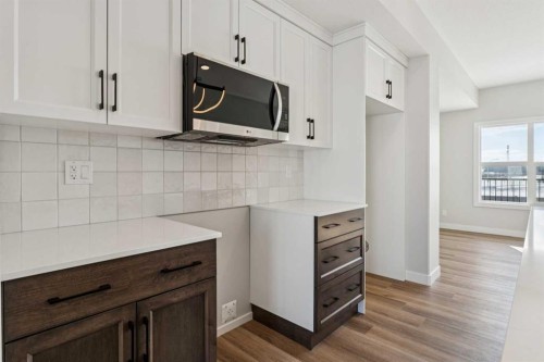17 Gray Close, Sylvan Lake, AB - Indoor Photo Showing Kitchen