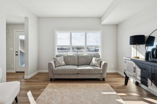 17 Gray Close, Sylvan Lake, AB - Indoor Photo Showing Living Room