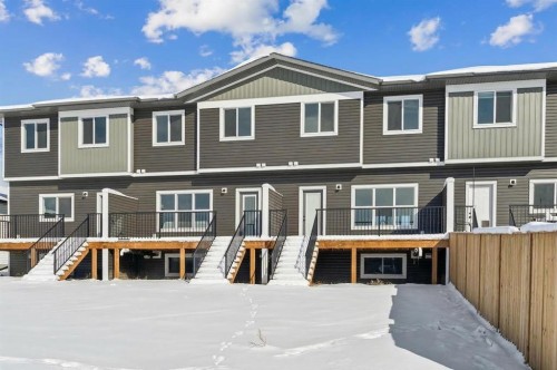 17 Gray Close, Sylvan Lake, AB - Outdoor With Facade