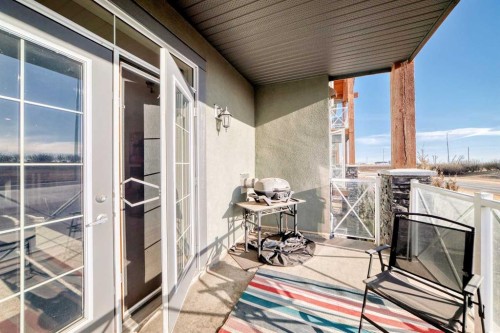 206-1005B Westmount Drive, Strathmore, AB - Outdoor With Exterior