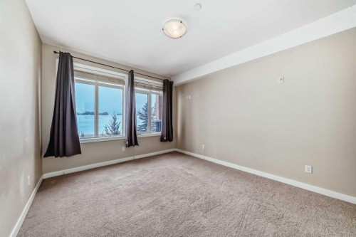 206-1005B Westmount Drive, Strathmore, AB - Indoor Photo Showing Other Room
