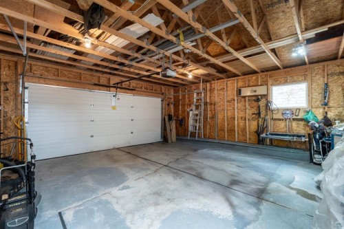 78 Coventry View Ne, Calgary, AB - Indoor Photo Showing Garage