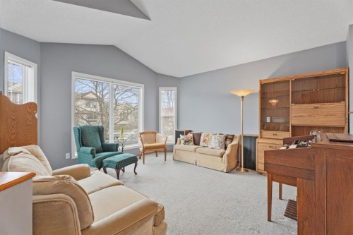 78 Coventry View Ne, Calgary, AB - Indoor Photo Showing Living Room