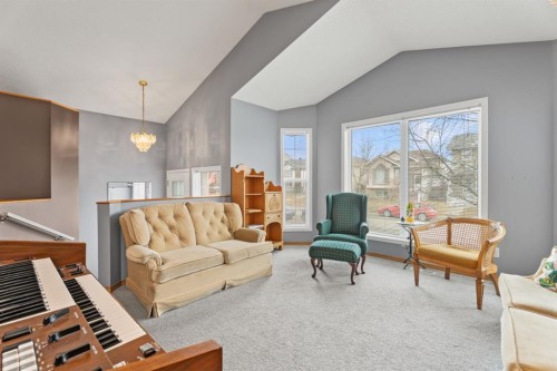 78 Coventry View Ne, Calgary, AB - Indoor Photo Showing Living Room