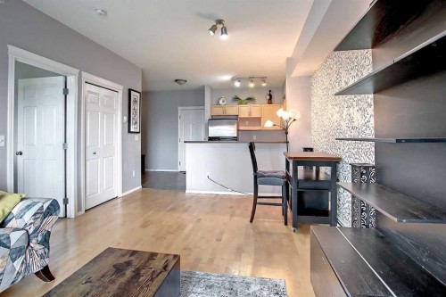 9303-70 Panamount Drive Nw, Calgary, AB - Indoor Photo Showing Kitchen