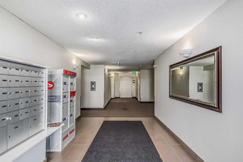 9303-70 Panamount Drive Nw, Calgary, AB - Indoor Photo Showing Other Room