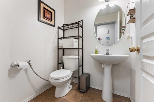 140 Fairways Drive Nw, Airdrie, AB - Indoor Photo Showing Bathroom