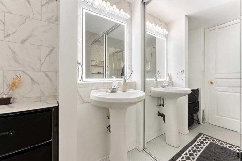 140 Fairways Drive Nw, Airdrie, AB - Indoor Photo Showing Bathroom