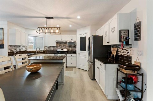 140 Fairways Drive Nw, Airdrie, AB - Indoor