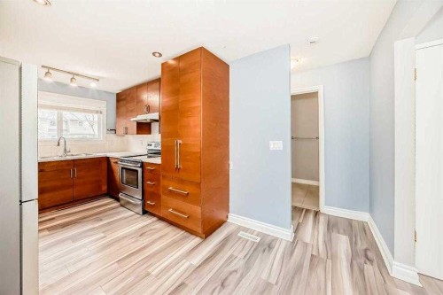 41-5520 1 Avenue, Calgary, AB - Indoor Photo Showing Kitchen