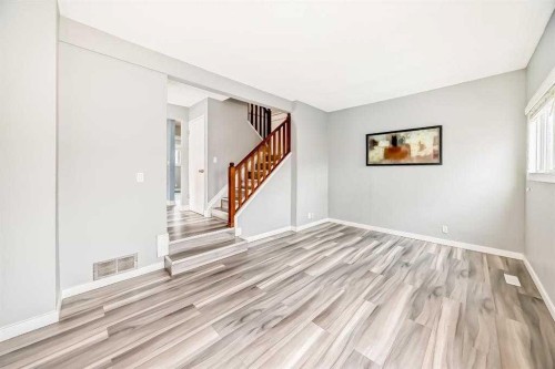 41-5520 1 Avenue, Calgary, AB - Indoor Photo Showing Other Room