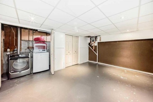 41-5520 1 Avenue, Calgary, AB - Indoor Photo Showing Laundry Room