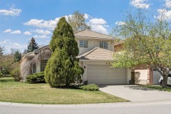 212 Sirocco Place SW Calgary, AB T3H 2N3