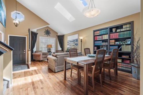 212 Sirocco Place Sw, Calgary, AB - Indoor
