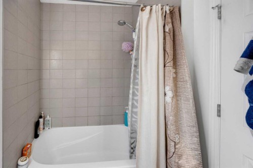 10614 Cityscape Drive Ne, Calgary, AB - Indoor Photo Showing Bathroom