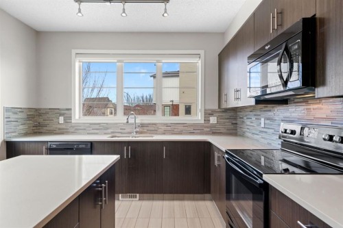 102 Walden Circle Se, Calgary, AB - Indoor Photo Showing Kitchen
