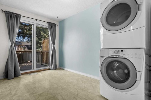 96 Jensen Crescent Ne, Airdrie, AB - Indoor Photo Showing Laundry Room