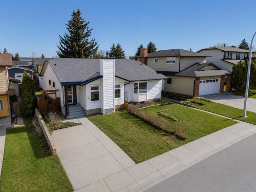 96 Jensen Crescent Ne, Airdrie, AB - Outdoor With Facade
