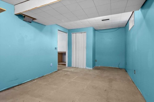 96 Jensen Crescent Ne, Airdrie, AB - Indoor Photo Showing Other Room