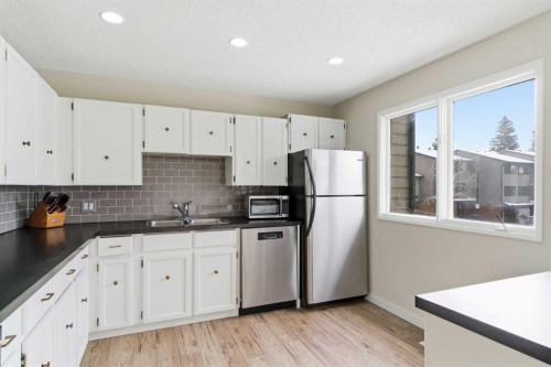 6-23 Glamis Drive Sw, Calgary, AB 