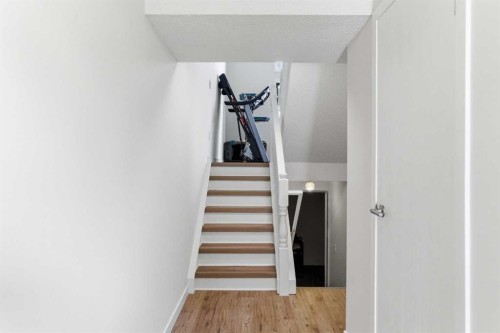 6-23 Glamis Drive Sw, Calgary, AB 