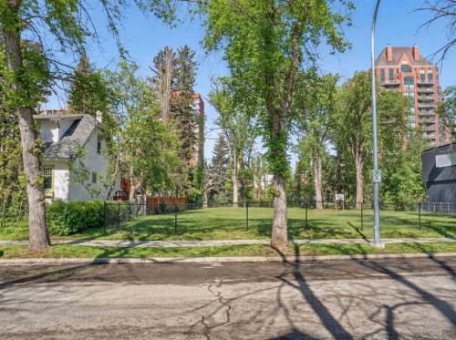 312 Roxboro Road Sw, Calgary, AB 