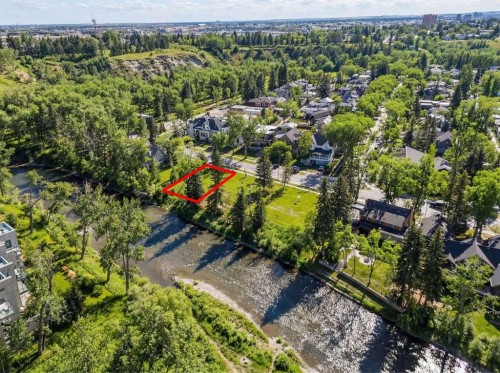 112 Roxboro Road Sw, Calgary, AB 