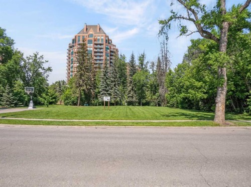 220 Roxboro Road Sw, Calgary, AB 